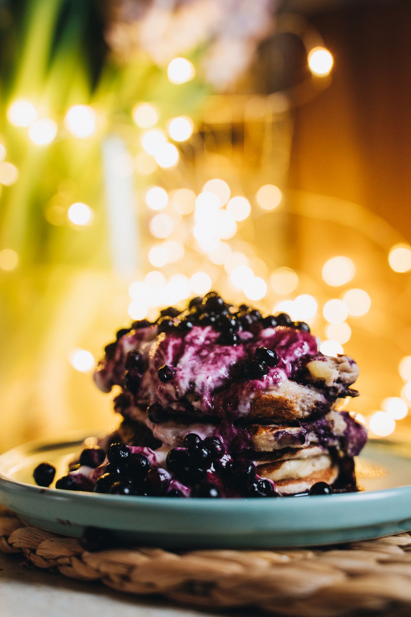 Blueberry pancakes with yogurt & warm berry sauce