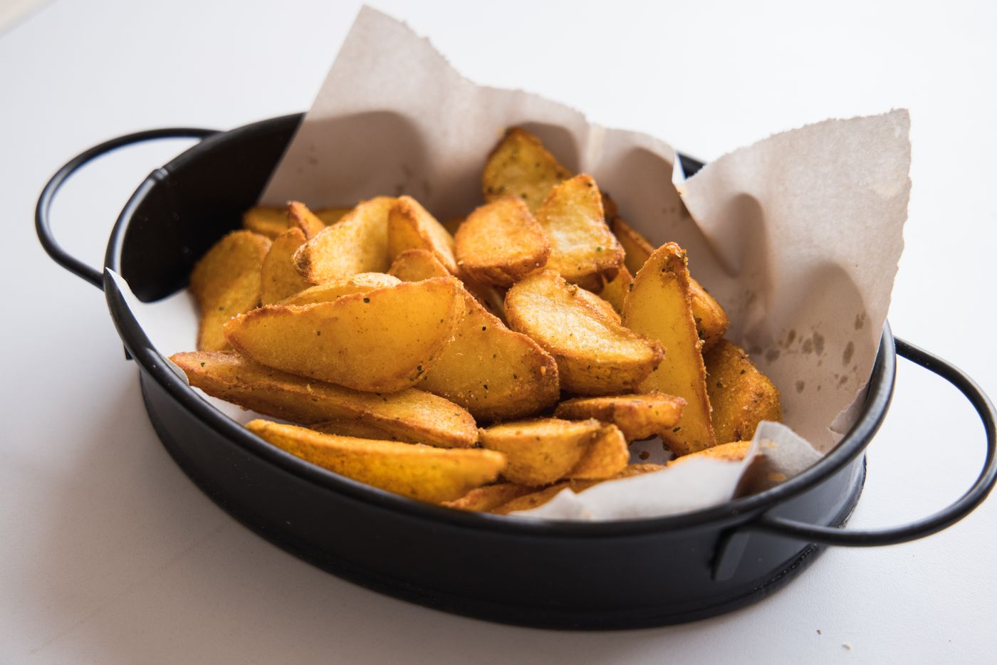 Crisp paprika potato wedges