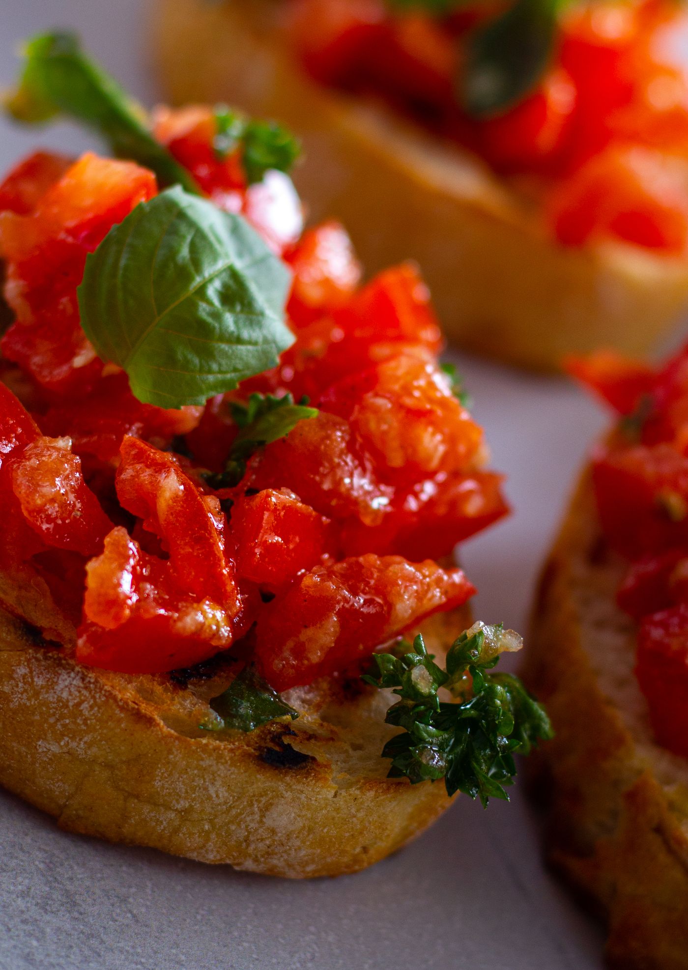 Tomato & basil bruschetta